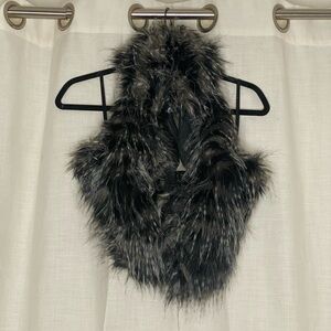 Stella & Jamie Luxe Faux Fur Vest in Black and Gray